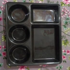 Plastic Black Plate 5 Section