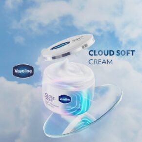 Vaseline Light Moisturiser Face & Body 100Ml